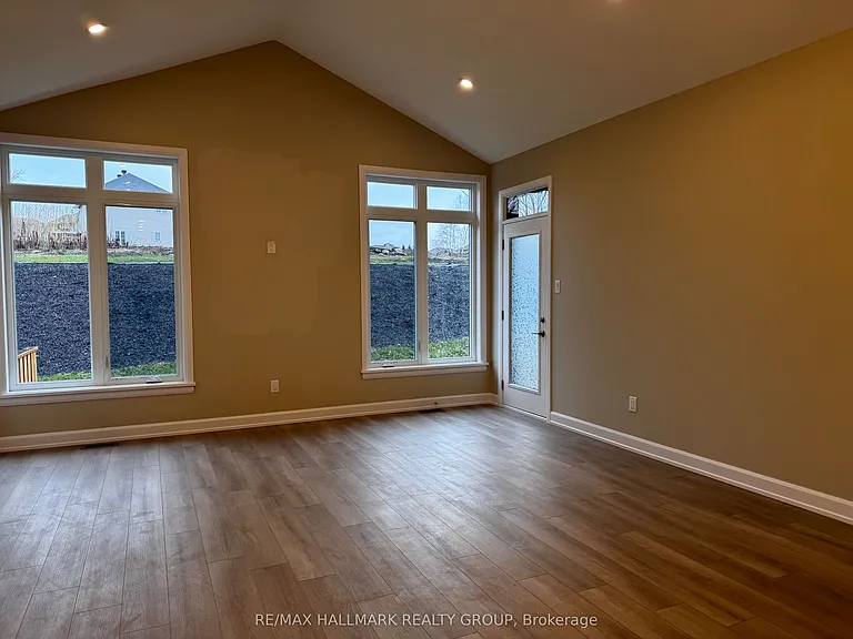 1485 Flanders Rd — Photo 10