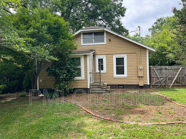 1525 Browns Ave — Photo 20