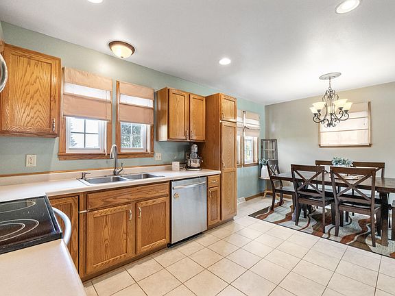 2nd image of 1176 Saint Kilian Pkwy