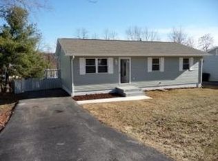 8319 Willow Creek Dr, Roanoke, VA 24019