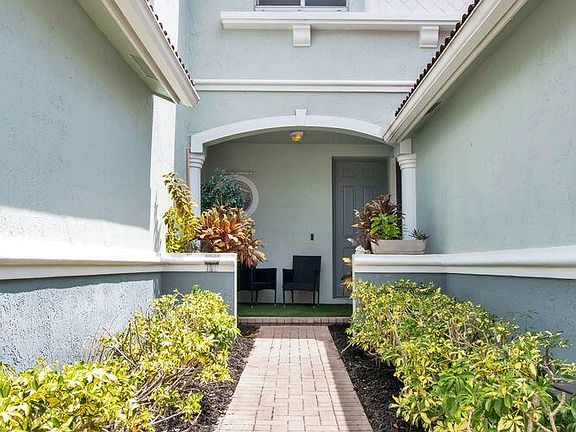2nd image of 2145 Oakmont Drive