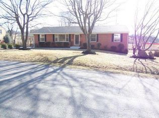 63 Cambridge Dr, Daleville, VA 24083