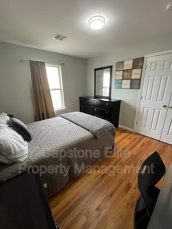 255-257 Nj Railroad Ave — Photo 3