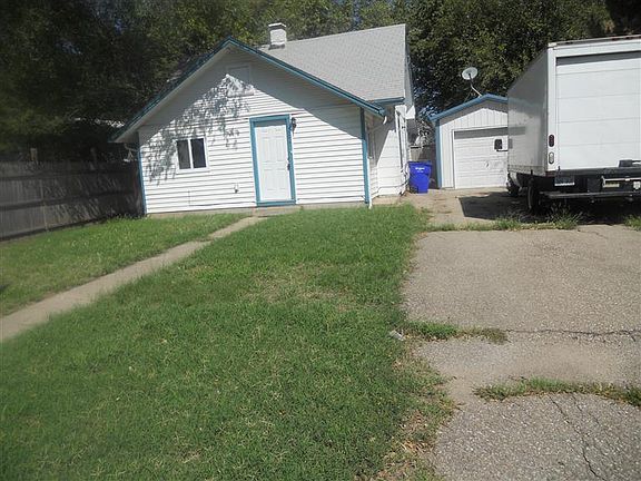 3rd image of 204 E 1st St