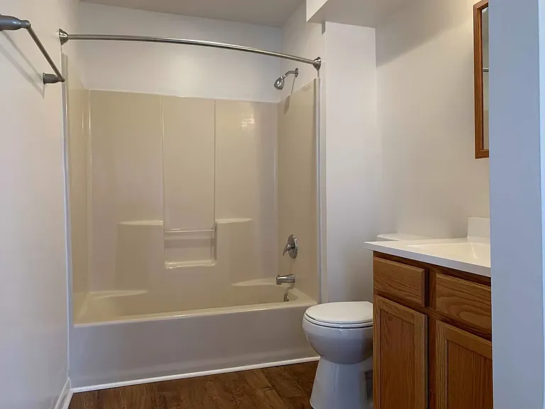 Heather Downs Apartments — Photo 7