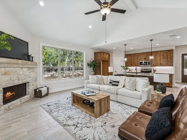 197 Bogi, Canyon Lake, TX 78133