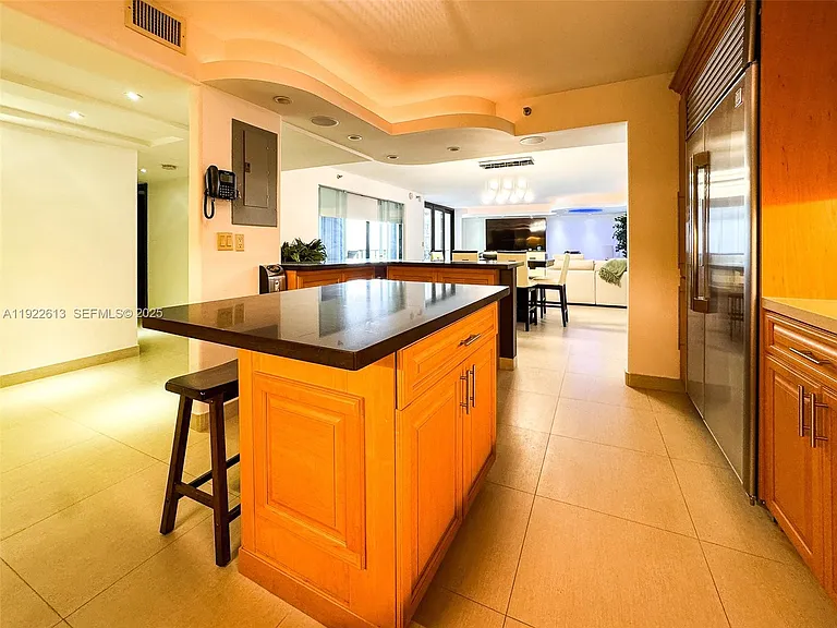 8877 Collins Ave #809 — Photo 14