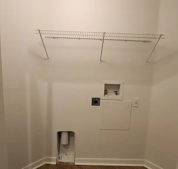 7955 Carriage Pointe Dr — Photo 11
