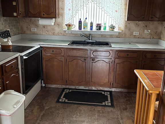 4th image of 3N550 Crown Rd APT 14