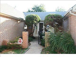 2nd image of 628 Park Dr