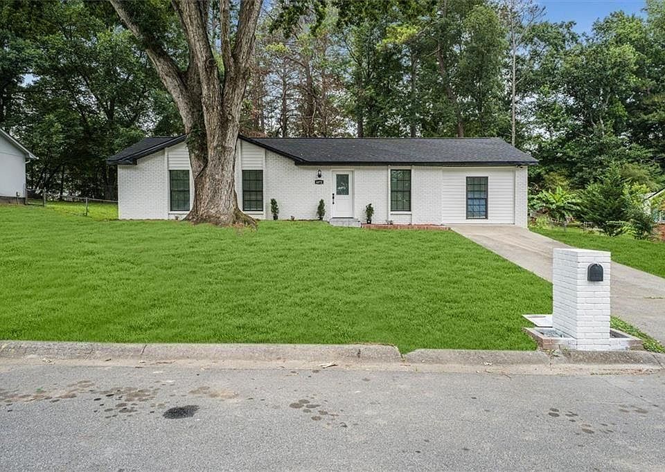 1st image of 6073 Fieldcrest Dr