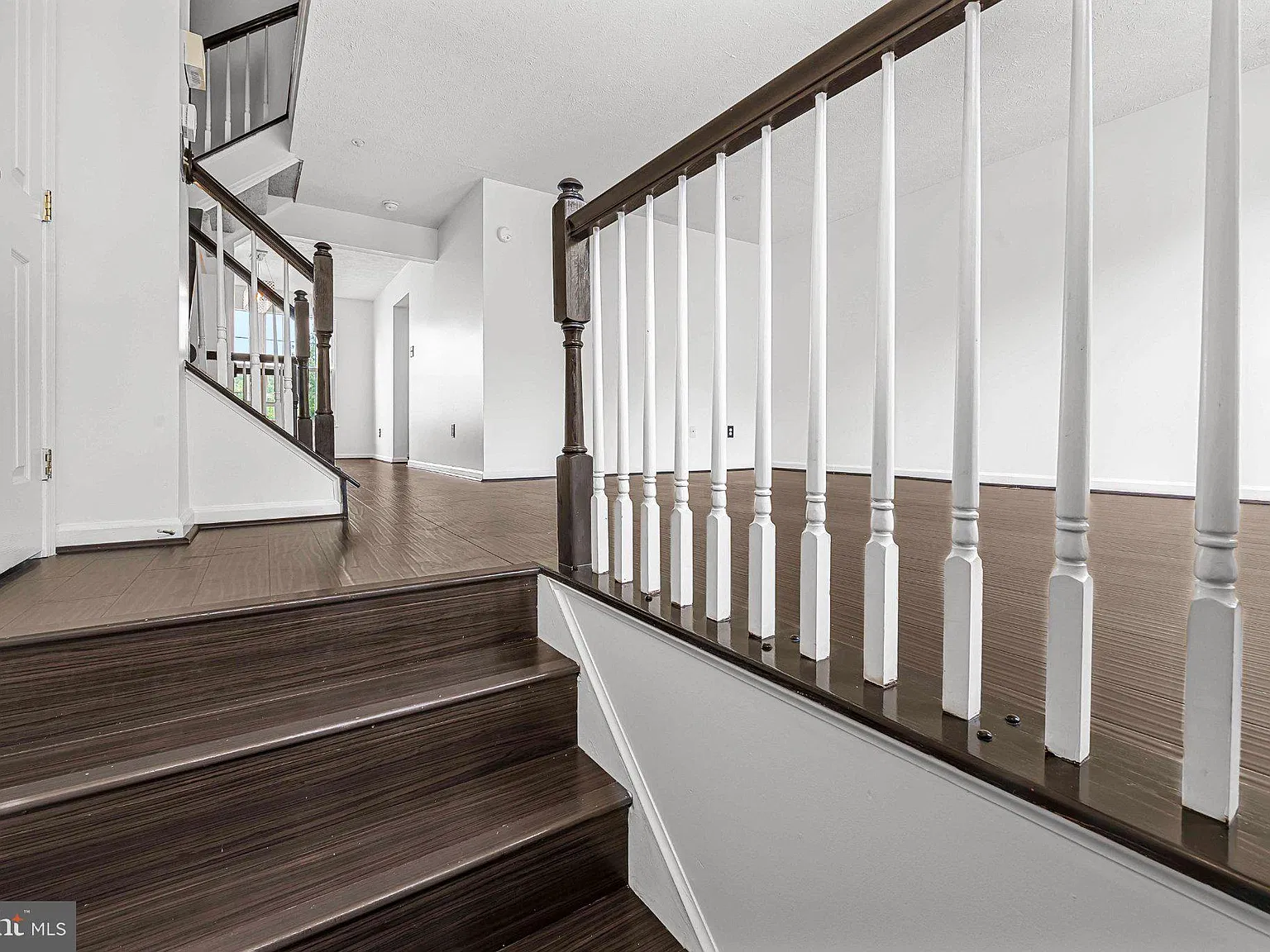 3 bed, 2.5 bath, 1360 sqft, $2,900 — Photo 4