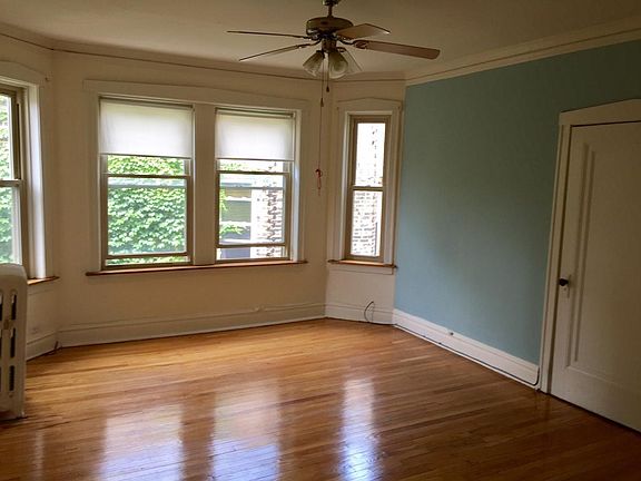 3rd image of 4805 N Hermitage Ave APT 2E
