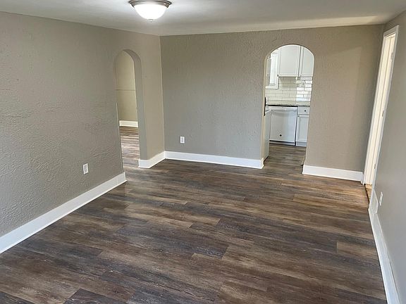 5th image of 26606 Lenox Ave
