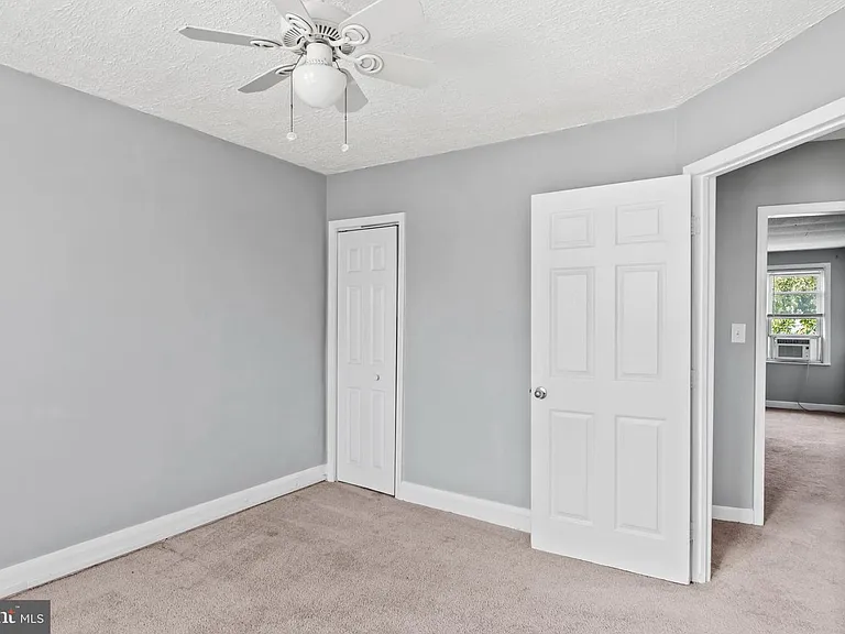 1411 Filbert St #2 — Photo 11