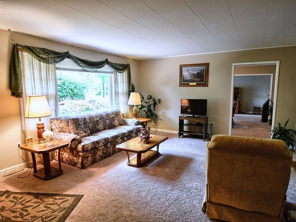 3010 Ponemah Dr, Fenton, MI 48430 Zillow