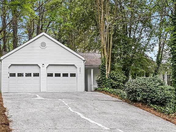 3rd image of 2201 River Woods Way