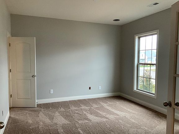 4th image of 436 Hastings Ln