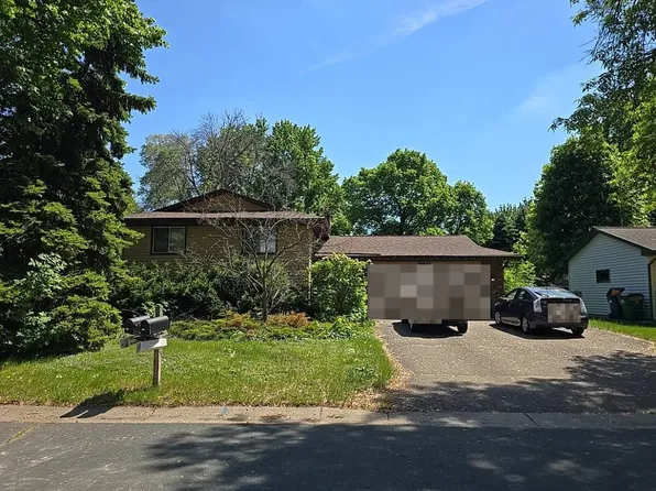 9911 96th Pl N, Maple Grove, MN 55369