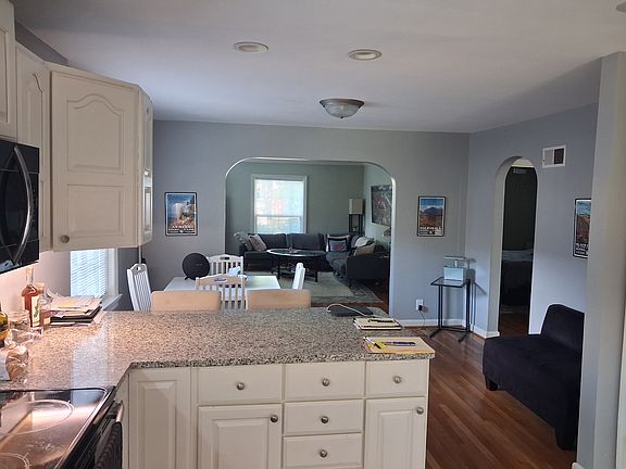 2nd image of 878 Victoria Pl