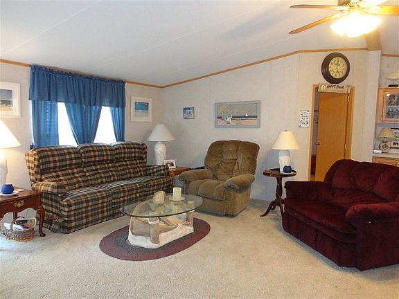 3rd image of 34266 Whispering Ln