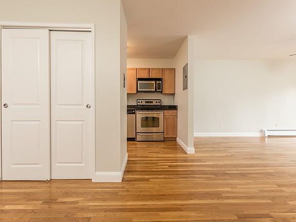 5th image of 48 Coffey St APT 8C