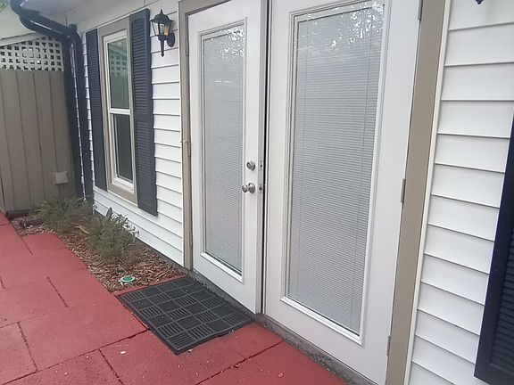 2nd image of 1631 Greenlea Dr