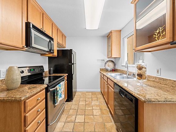 5th image of 2250 Monroe St APT 280