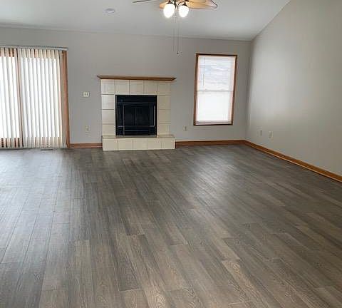 2nd image of 1215 Swan Dr