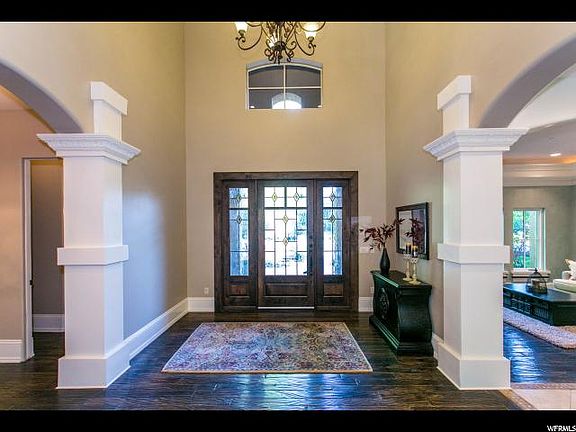 3rd image of 2025 E Walker Ln