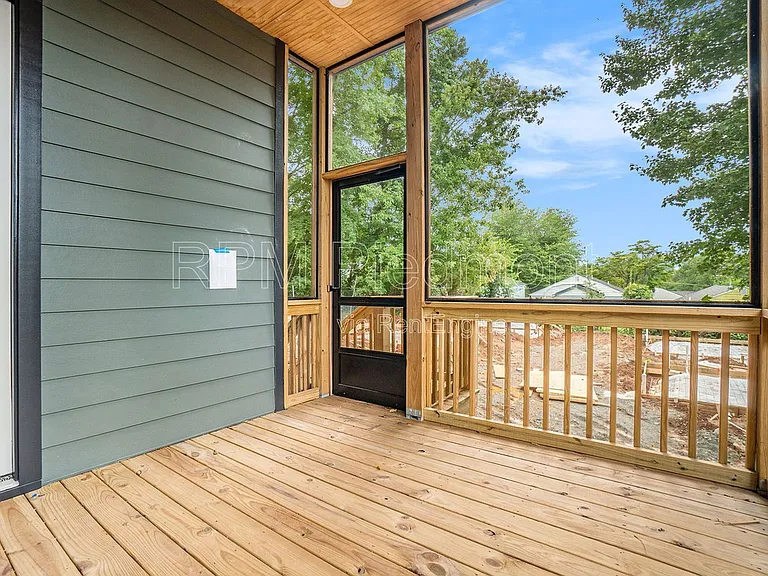 1081 Hill St SE #B — Photo 5