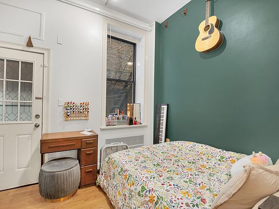 4th image of 163 Chrystie St APT 3