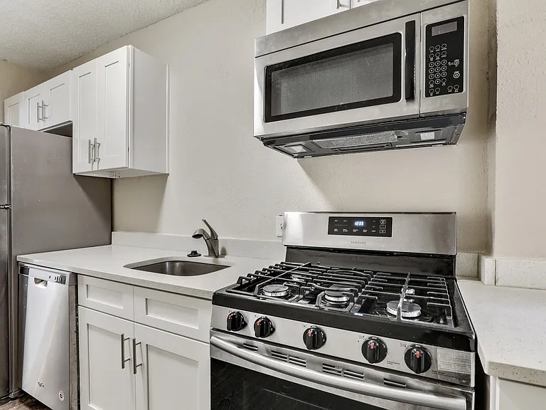 4111-4113 Walnut St — Photo 4