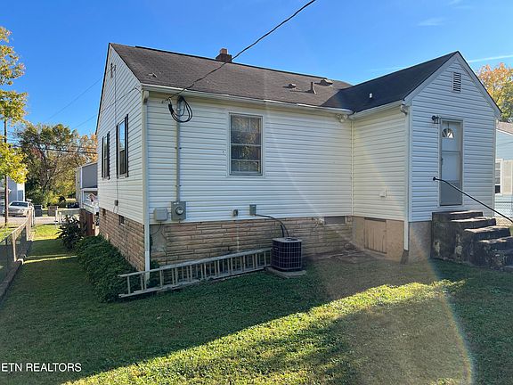 4th image of 425 Cedar Ave