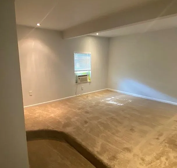 1918 Oleander Dr — Photo 10