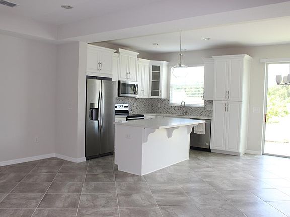 Kitchen and Breakfast Area