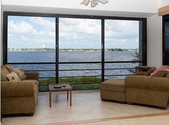 3rd image of 2544 NW Seagrass Dr #6B