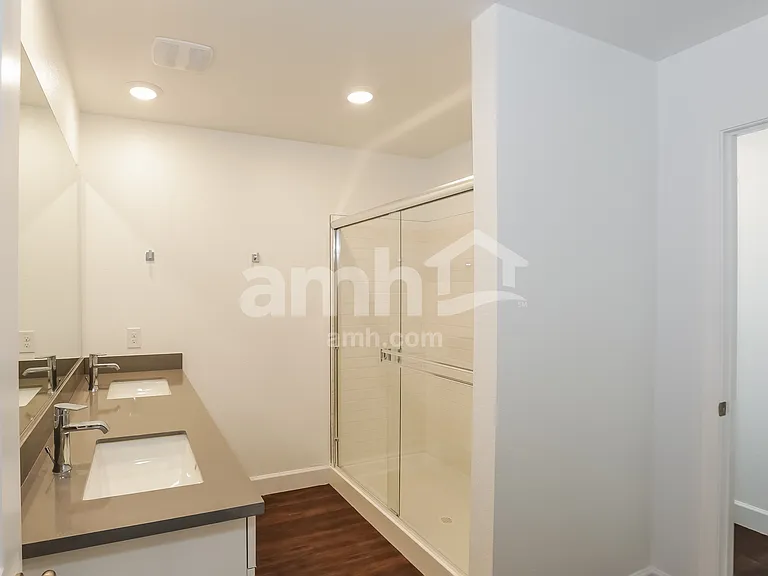 8863 N 171st Dr — Photo 9