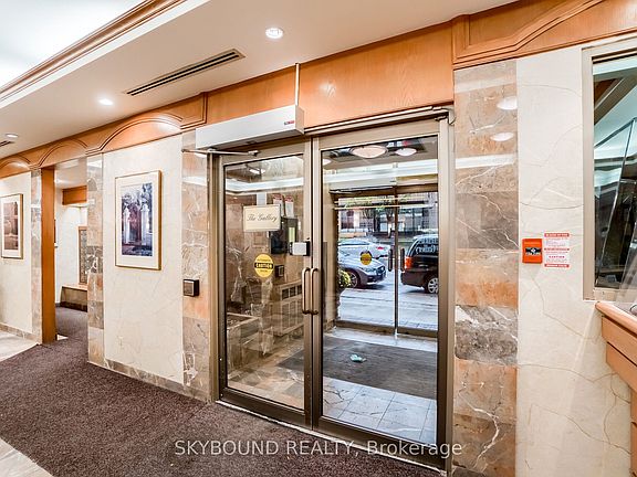 3rd image of 25 Grenville St #1605