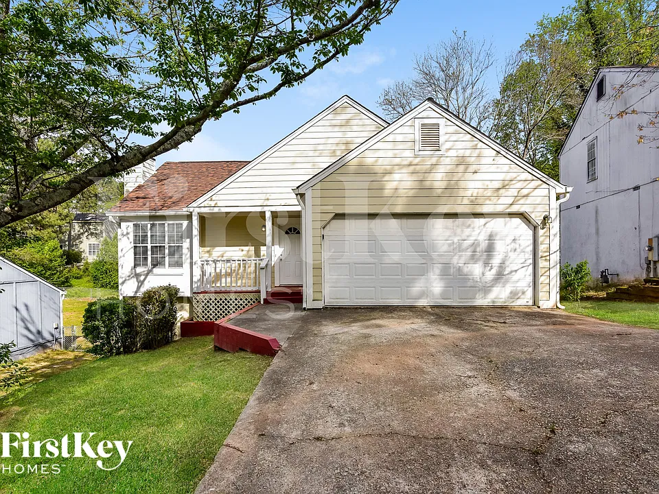 560 Crestridge Ct