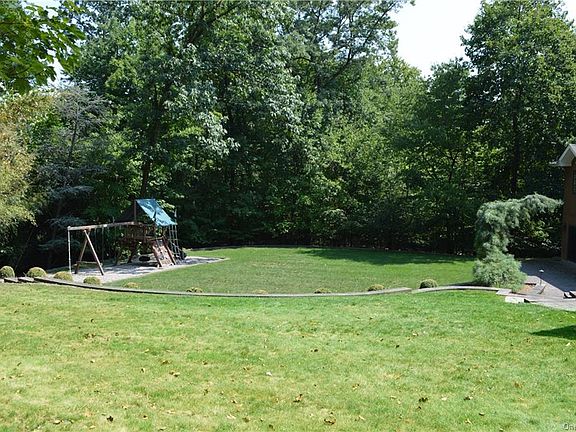 5th image of 6 Waverly Ct