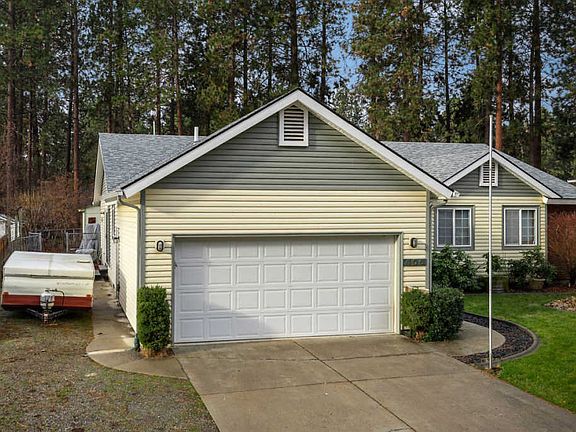 2nd image of 406 S Forest Glen Blvd