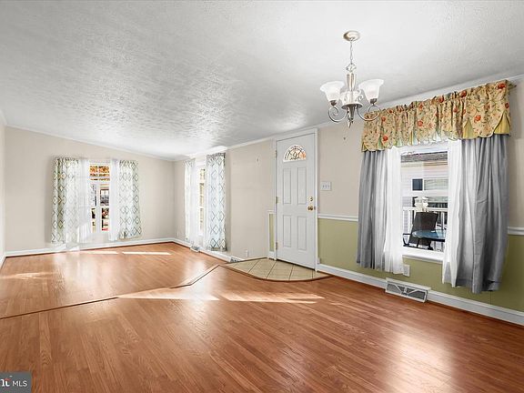 4th image of 8006 Fair Breeze Dr