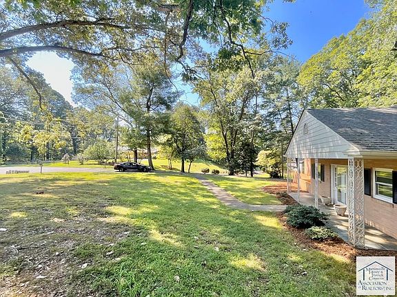 3rd image of 1016 River Forest Pl