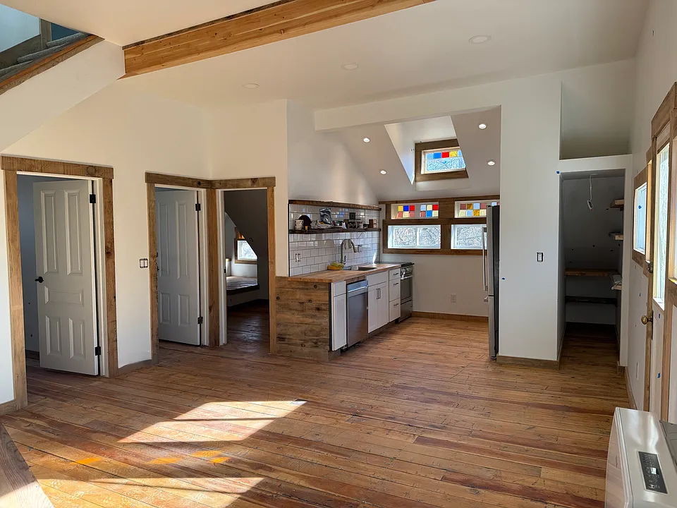 Main room with kitchen