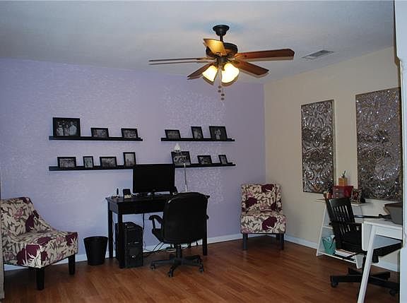 5th image of 100 Forest Ln