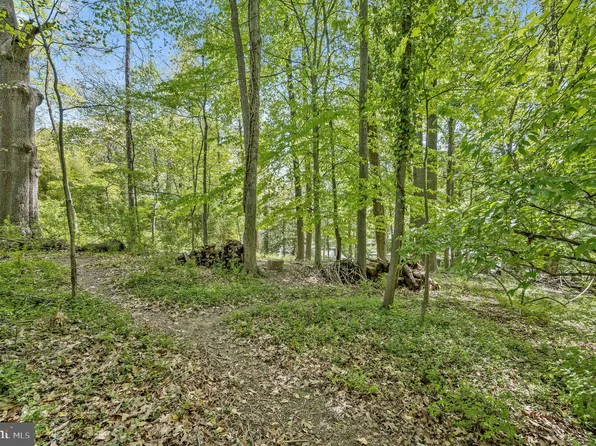 11117 Rokeby Ave, Garrett Park, MD 20896