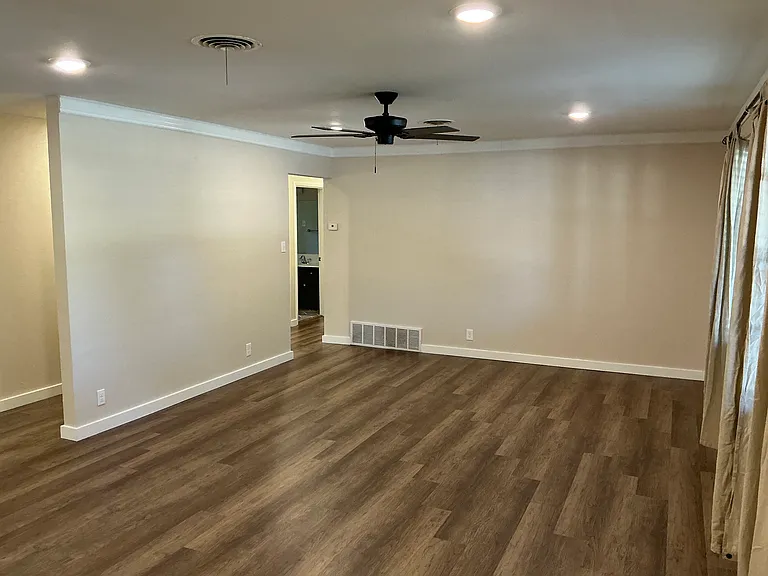 5909 Whitman Ave — Photo 4