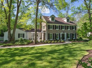 560 Applewood Dr, Fort Washington, PA 19034