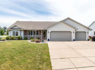 461 Demi Ln, Green Bay, WI 54311